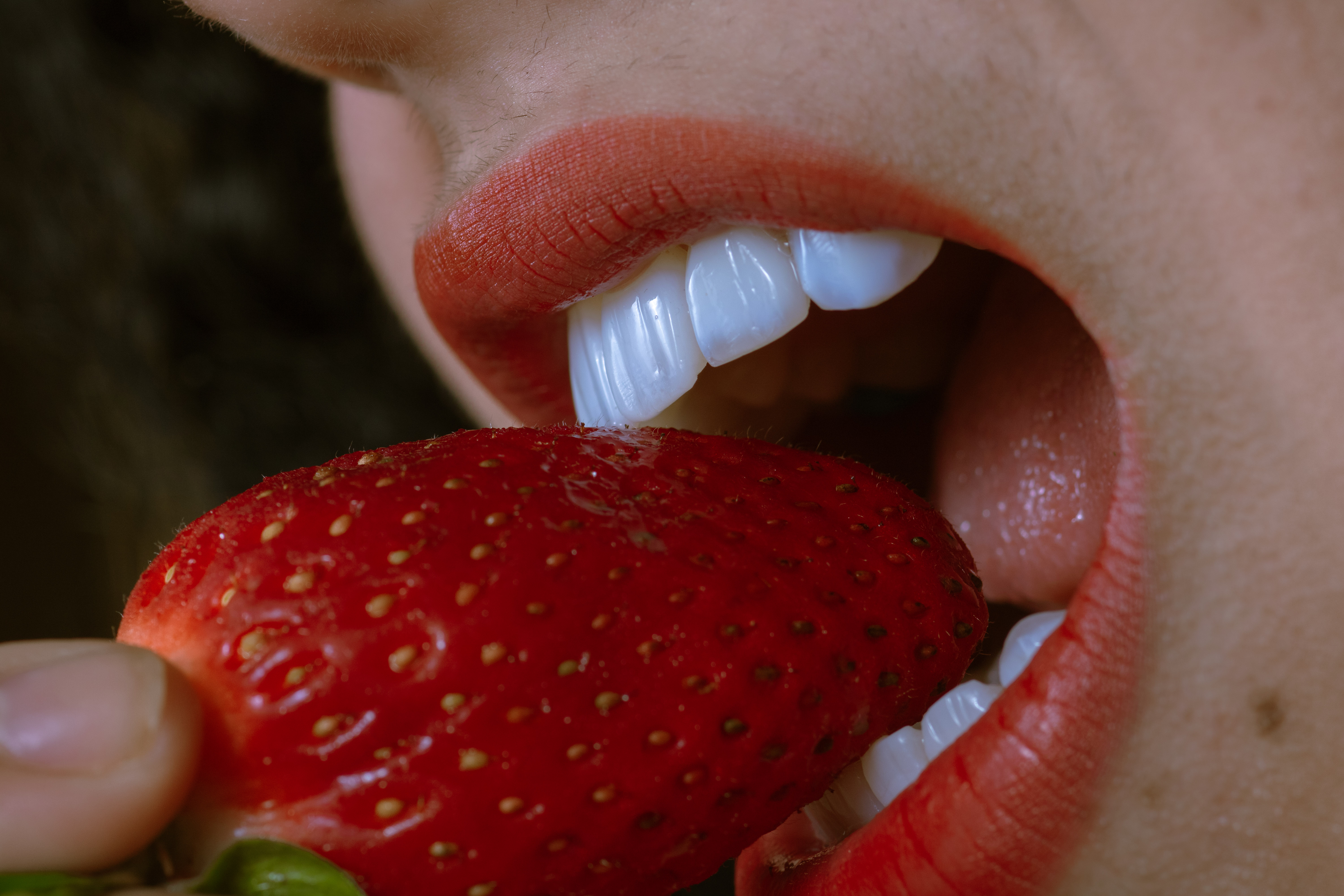 Sorriso em detalhe após tratamento odontológico